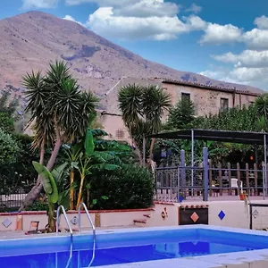 Fondaco Di , Scillato (Sicily) Italia