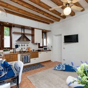 https://venice-heaven-apartments-ca-mattia.hotelslidodijesolo.com