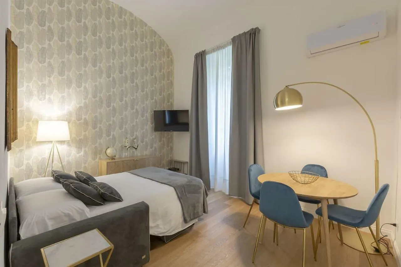 Florence Fiorino Apartment 0*,